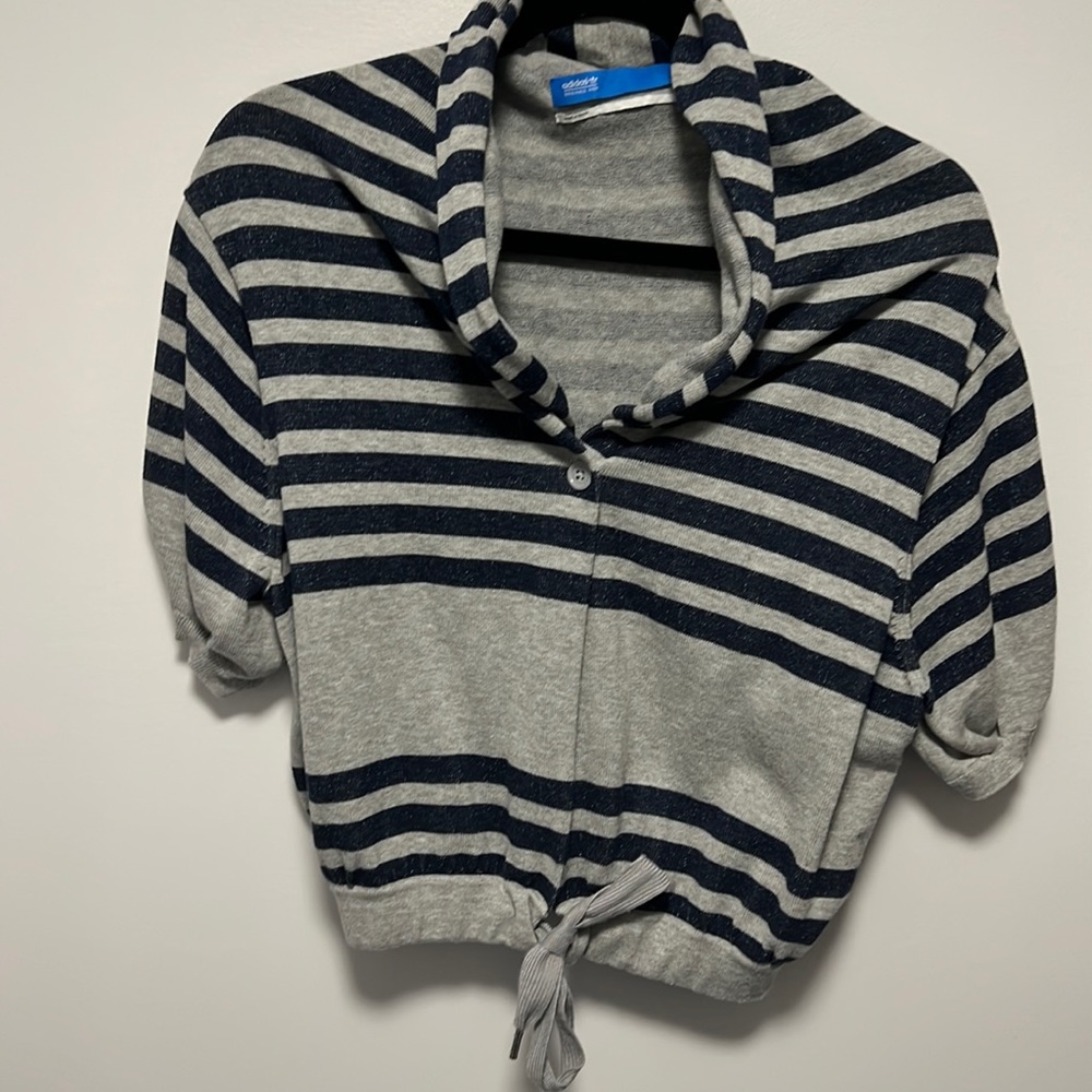 Great condition Adidas cinched bottom sweater in xs
